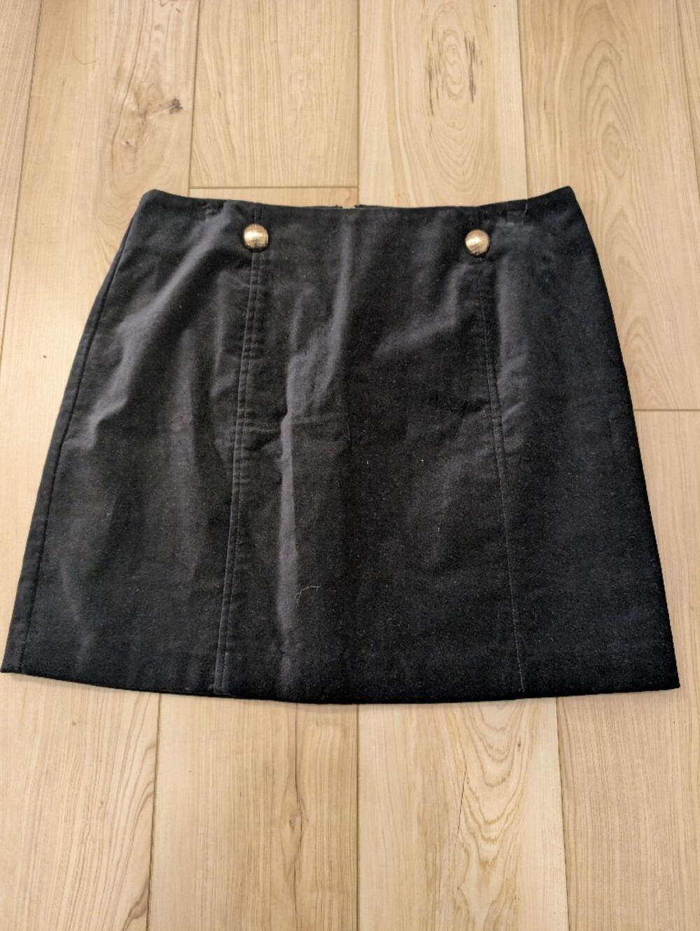 Modcloth Classic Velvet Black Mini Skirt with Decorative Buttons, Size 6